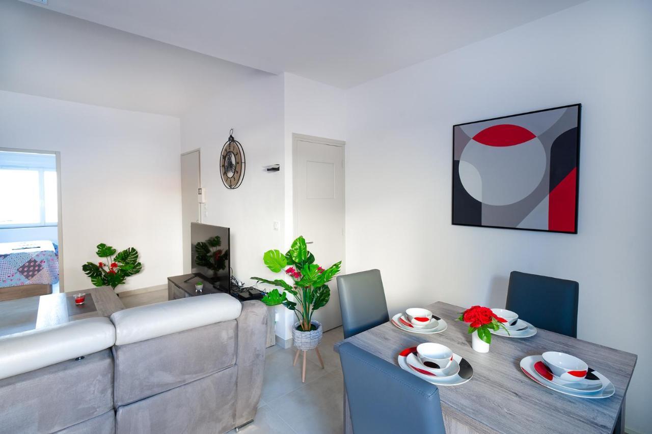 Superbe Appartement A 2 Pas Des Halles, Climatise, Terrasse, Garage 纳博讷 外观 照片