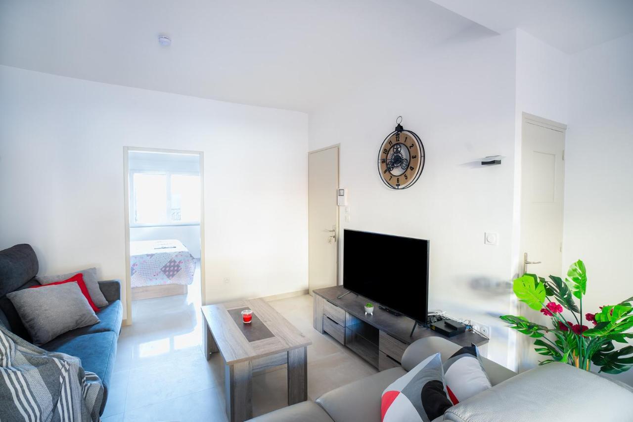 Superbe Appartement A 2 Pas Des Halles, Climatise, Terrasse, Garage 纳博讷 外观 照片